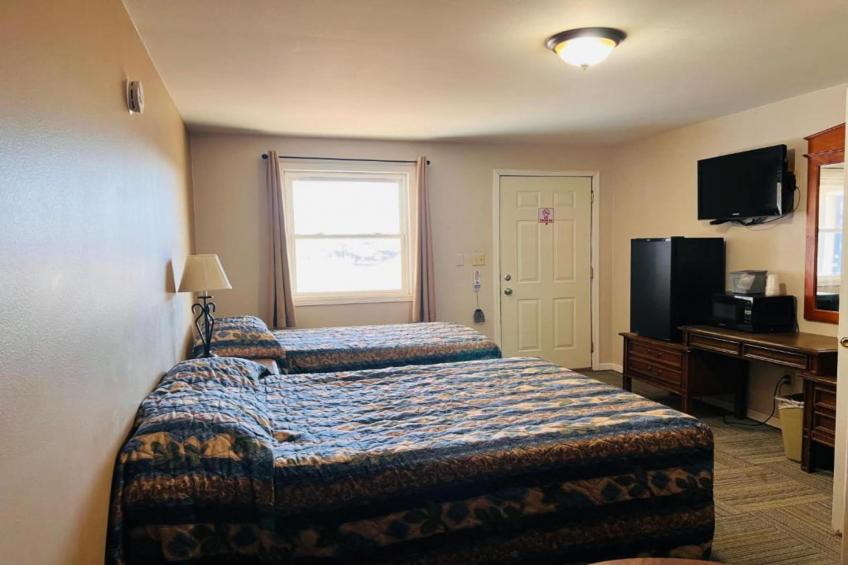 1 Queen Bed & 1 Full Bed Non-Smoking - foto 13