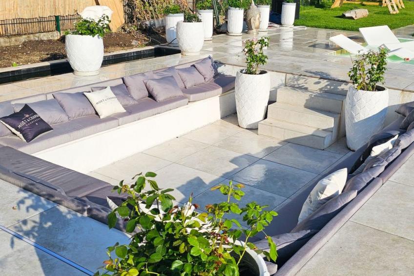 Luxurious large Home, Pool , Garden , Koi Pond - foto 10