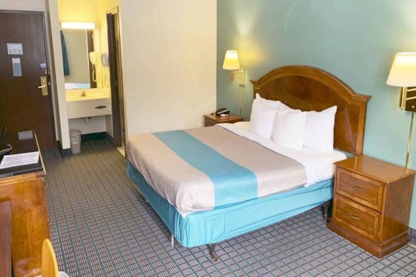 1 King Bed  Non-Smoking - foto 6