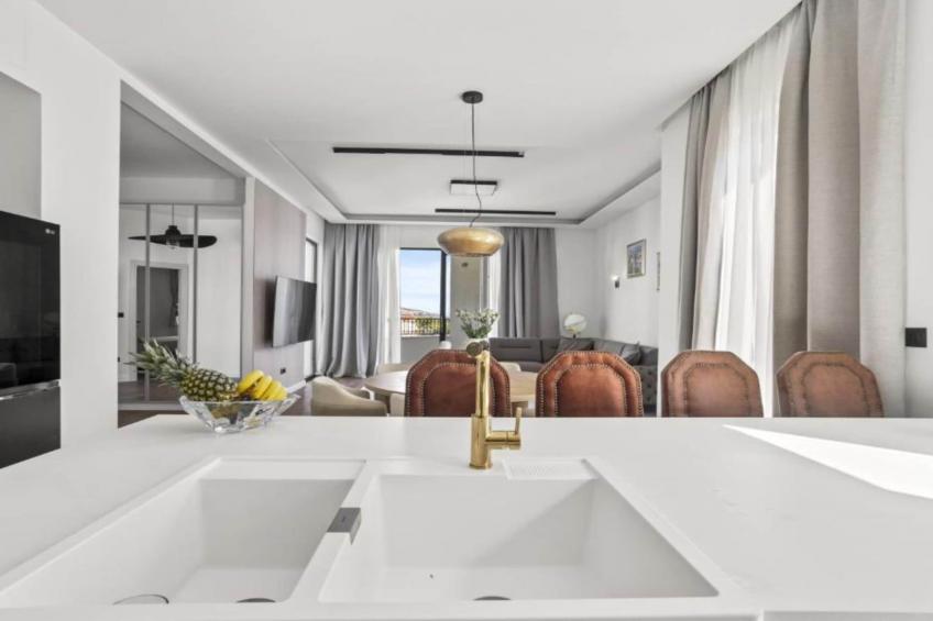 Three-Bedroom Penthouse Apartment - foto 5