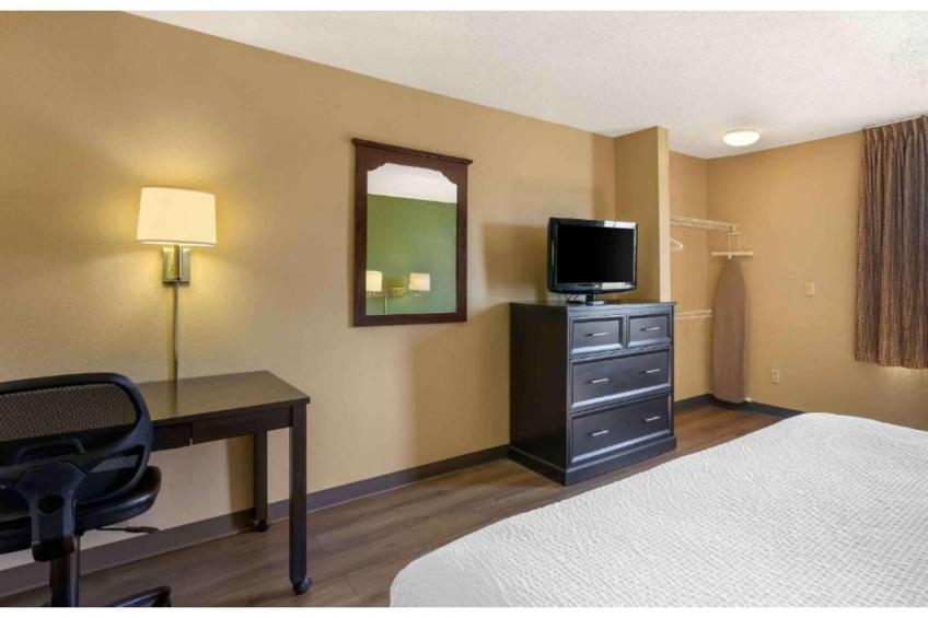 1 King Bed | Hearing Accessible, Kitchen - foto 31