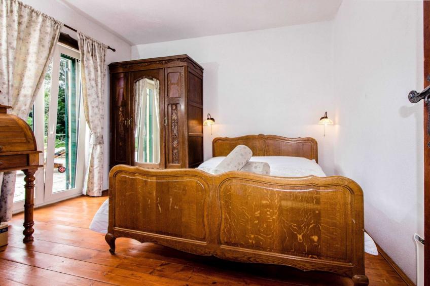 Authentic Dalmatian Hillside Escape with Pool, Sauna & BBQ - Seven Bedroom Holiday Home - foto 12