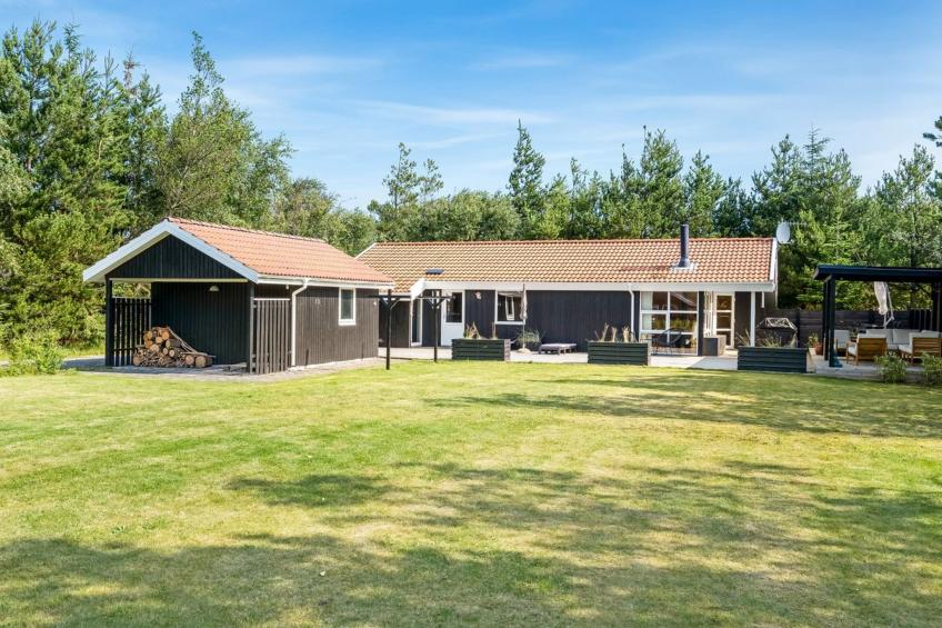 "Ansfried" - 900m from the sea in NW Jutland