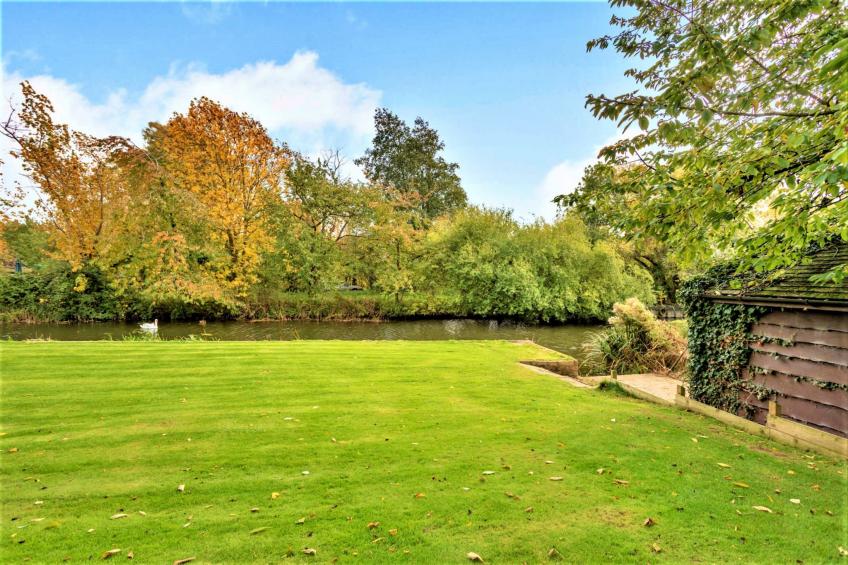 Islip Mill House - Beautiful Riverside Home - foto 31