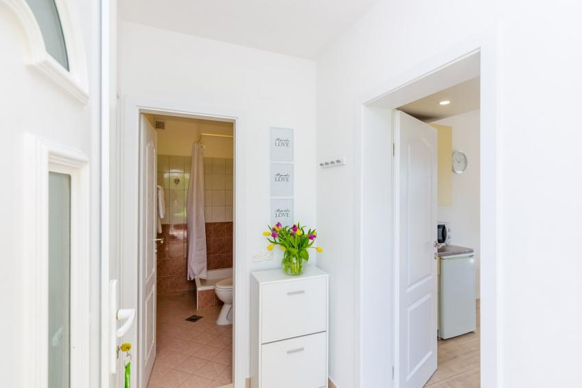 Color Apartments - Comfort One Bedroom Apartment with Terrace and Partial Sea View (Yellow) - foto 19