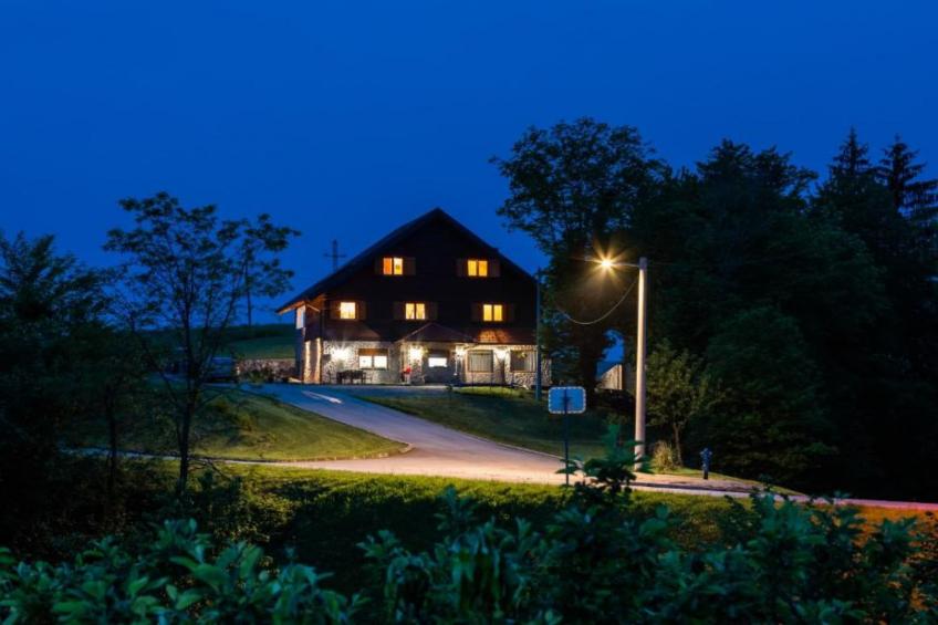 Three-Bedroom Apartment - foto 18