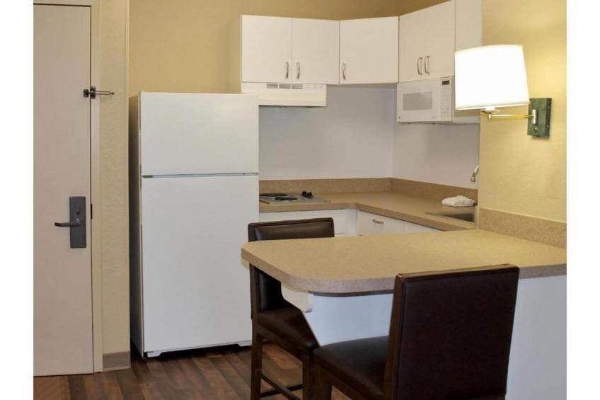 1 King Bed | Non-Smoking, Kitchen - foto 10