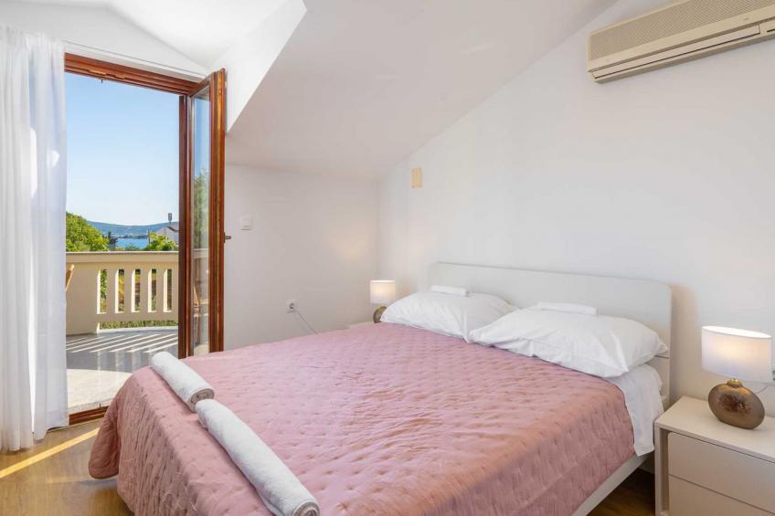 Charming Villa Rea, 8+2 with heated pool - foto 38