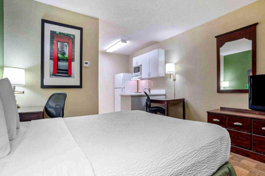 1 Queen Bed | Non-Smoking, Kitchen - foto 13