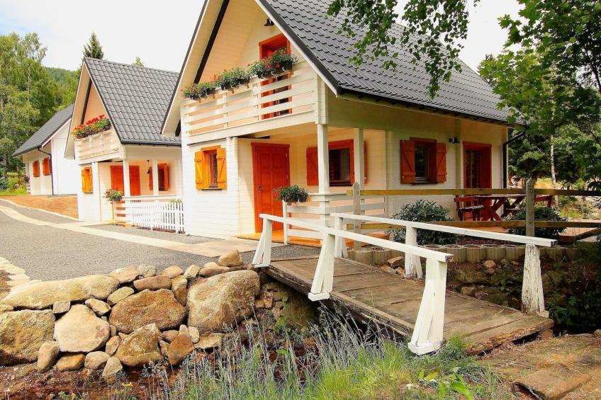 Landhaus mit gemeinschaftlichem Pool