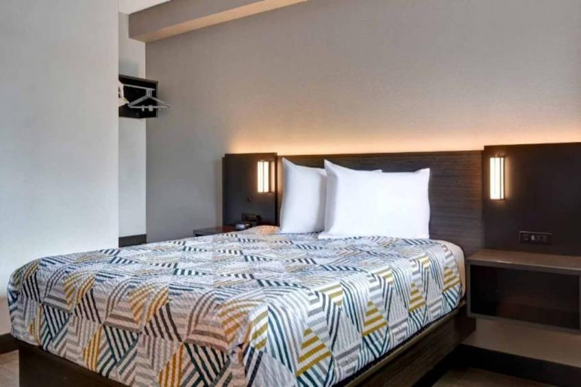 1 King Bed  Mobil Access Tub Nsmk Kitchen - foto 12