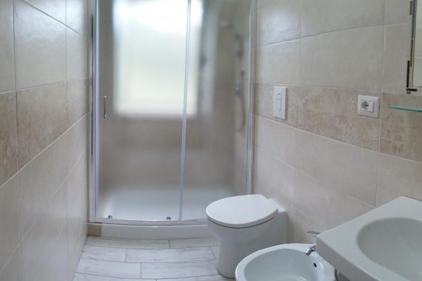 Zwei-Zimmer-Penthouse-Wohnung mit Terrasse mit Meerblick - foto 15