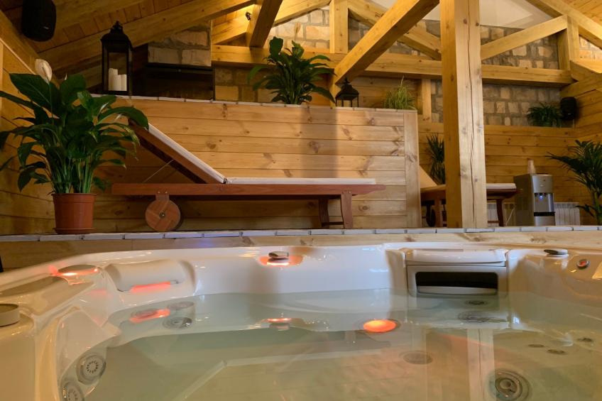 Die Ski-Suite hat ein Schlafzimmer und ein kleines Wohnzimmer ohne Küche. - foto 14