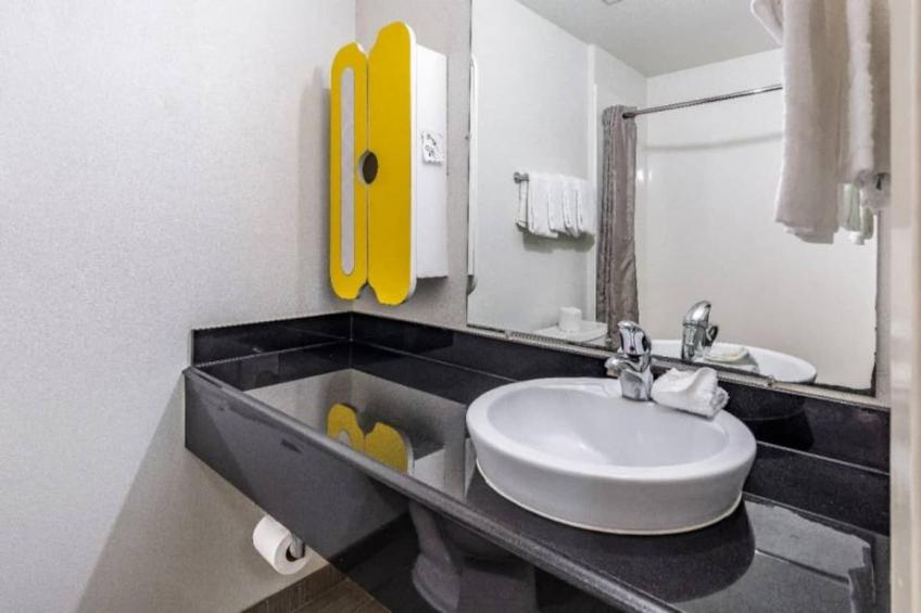 2 Full Beds  Suite Non-Smoking Kitchen - foto 23
