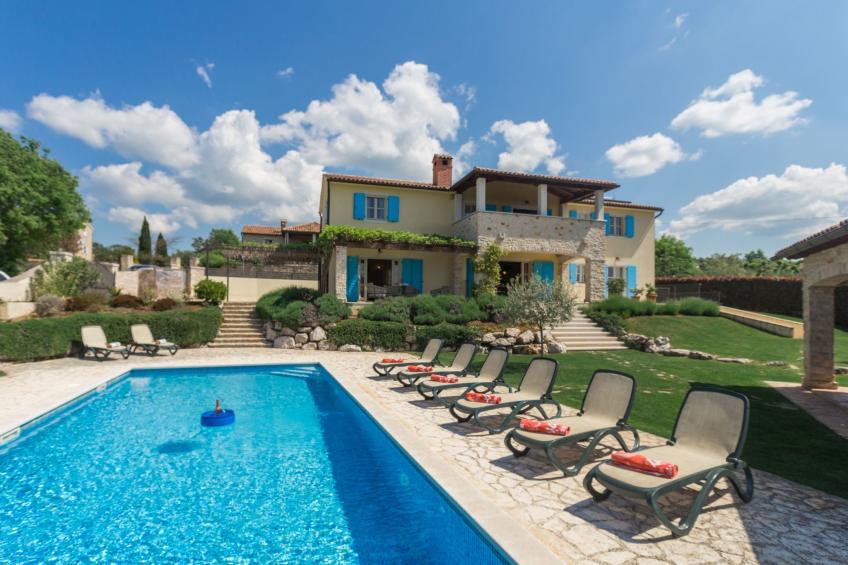 Villa mit Pool, Garten und Sommerküche - foto 44