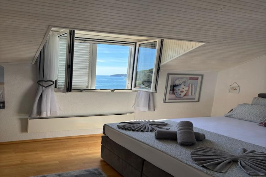 Indy's Beach Apartments -Two Bedroom Apartment with Balcony and Sea View - foto 32