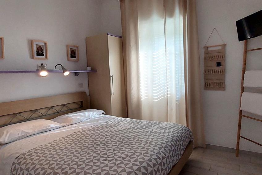 Zwei-Zimmer-Penthouse-Wohnung mit Terrasse mit Meerblick - foto 4