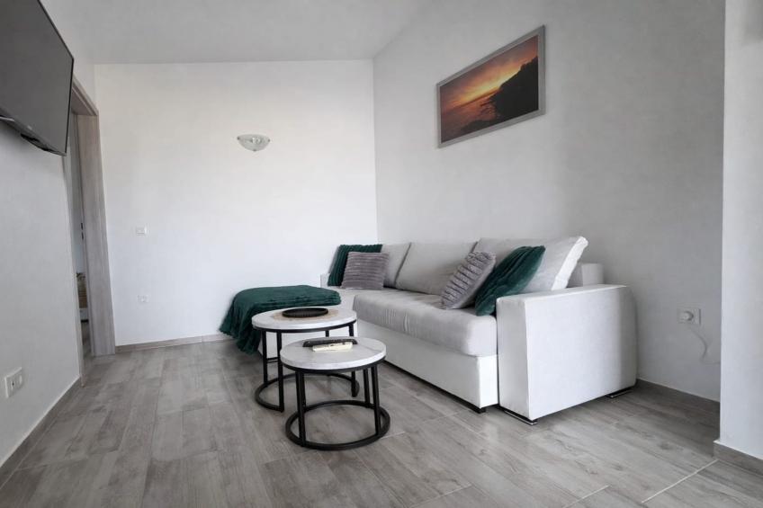 Apartments Sunset - Two bedroom Apartment with Terrace and Sea View (Gornji)