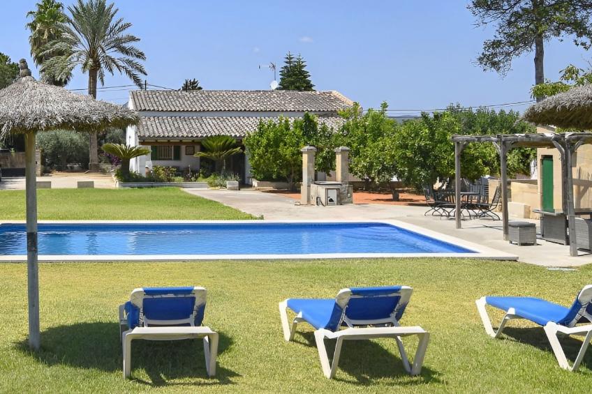 Finca "Valls" mit Garten, Grill und Terrasse