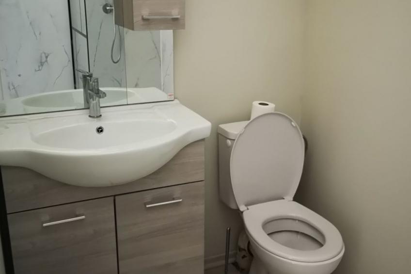 Hübsches Tiny Cottage mit Waldblick im Feriendorf - foto 9