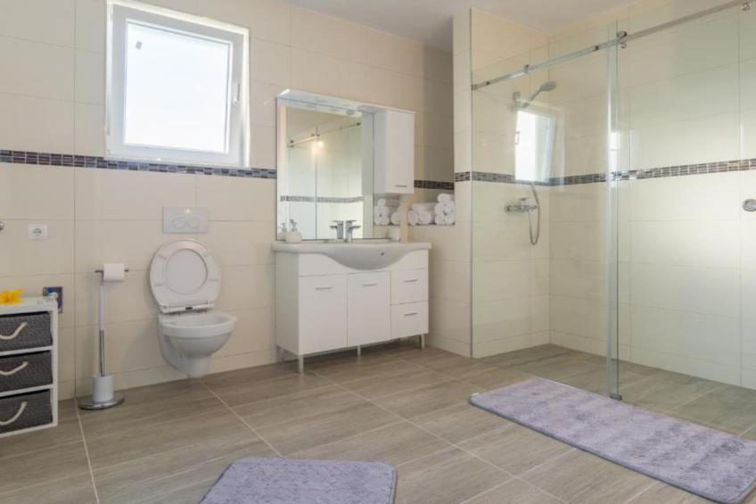 Holiday House BALEN with Swimming Pool - Six Bedroom Holiday House With Pool - foto 18