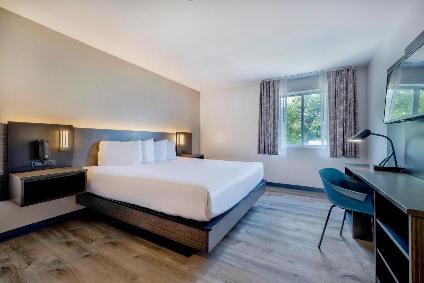 1 Queen Bed  Non-Smoking