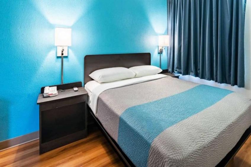 1 Queen Bed  Non-Smoking - foto 11