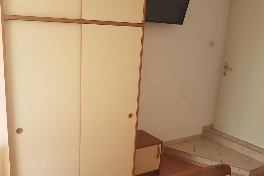 Apartments Danijela & Vlado - One Bedroom Apartment with Balcony and  Garden View - foto 7