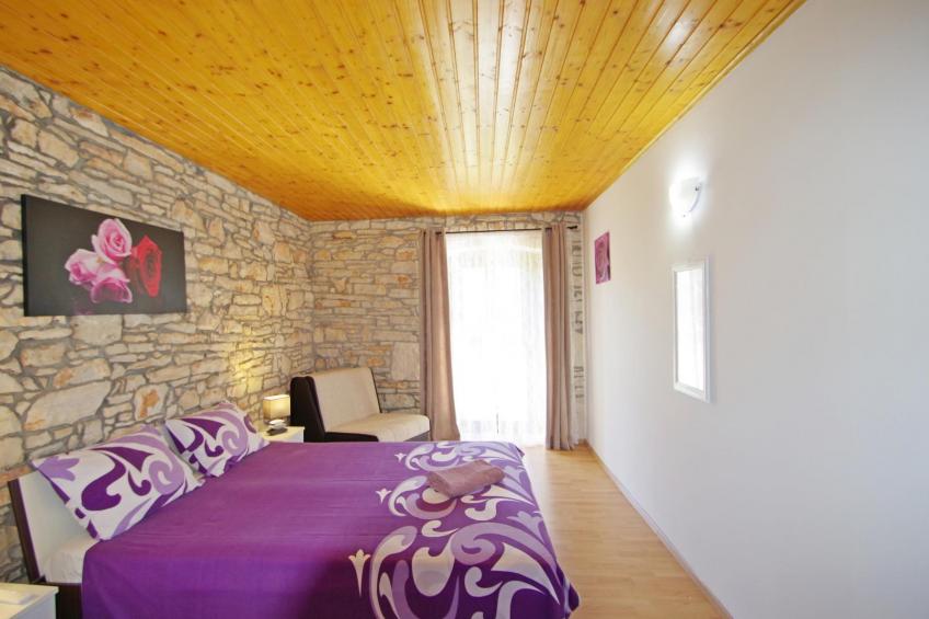 Schönes Haus mit großer grüner Umgebung, Pool - foto 14