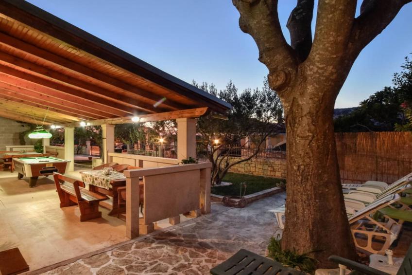 Peaceful Island Haven with Pool, BBQ & Games Area - Four Bedroom Holiday Home - foto 17