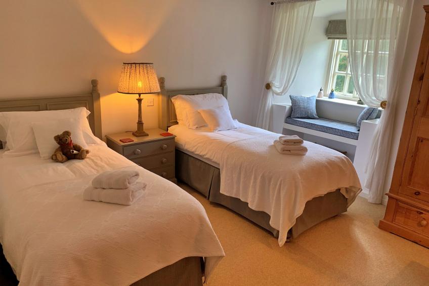 Ingleby Manor - South Front - foto 8