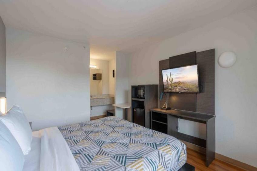 1 Queen Bed  Smoking - foto 10