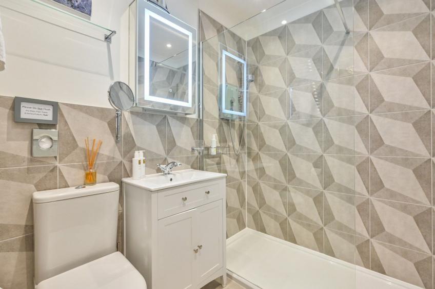 Große Wohnung in viktorianischer Villa - foto 14