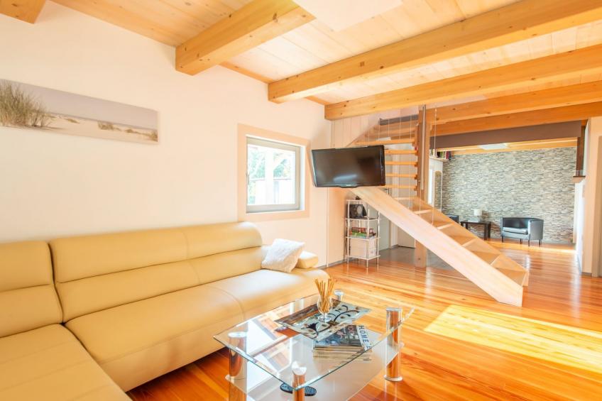 Family-Friendly Serene Retreat Holiday Home - Four Bedroom Holiday Home  with Terrace