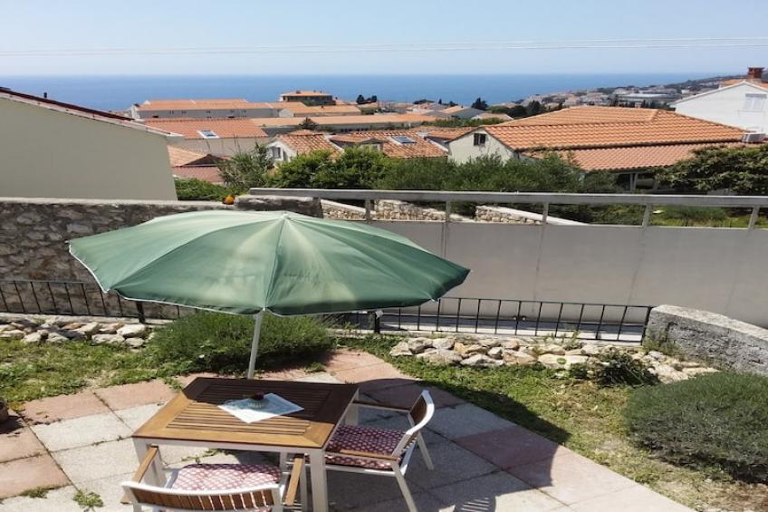 Apartment Mir - Studio Apartment with Garden View