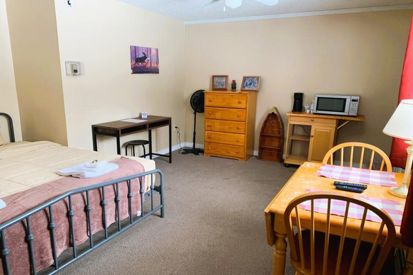 King Bed Riverfront Suite - foto 44