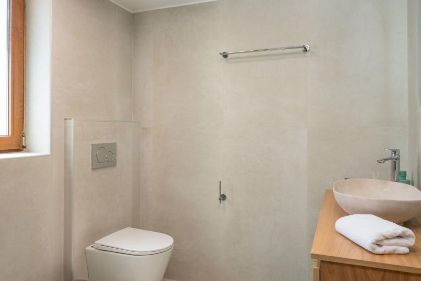 Wunderschöne Villa mit Seeblick und Pool in der Nähe von Restaurants - foto 28