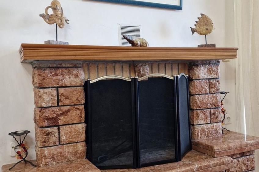 Vollständig umschlossene und großzügig angelegte dreistöckige Ferienvilla mit f - foto 6