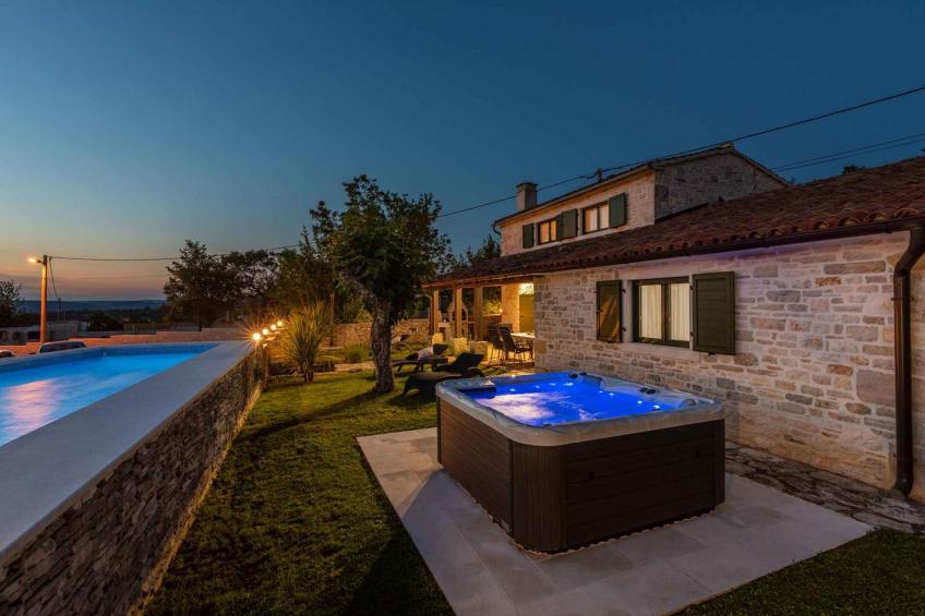 Villa met zwembad en whirlpool - BF-6NPDX - foto 21