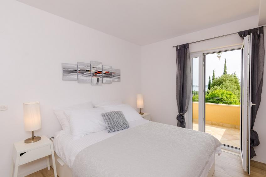 Color Apartments - Standard One-Bedroom Apartment with Terrace and Partial Sea View (Red) - foto 12