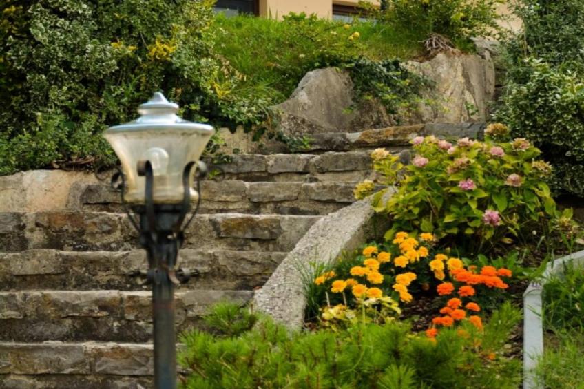 Zevnik Quiet Retreat with Stunning Views and Equestrian Activities - One Bedroom Apartment - foto 37