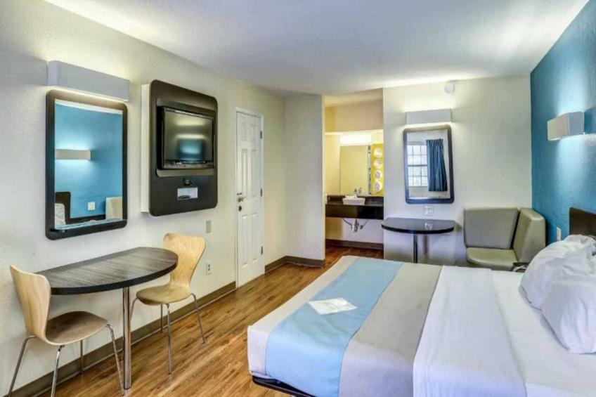 1 King Bed  Smoking - foto 11