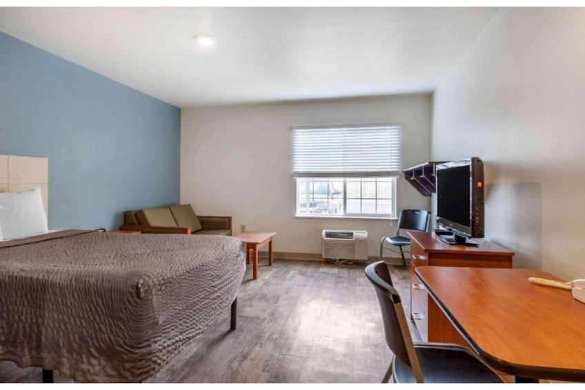 1 Full Bed | ADA\/Tub\/Non-Smoking\/Kitchen - foto 17