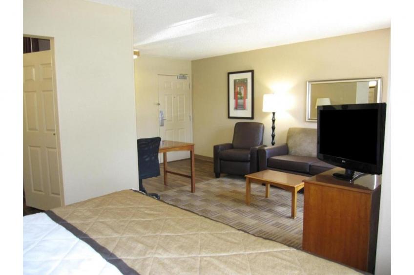 1 Queen Bed | Non-Smoking, Kitchen - foto 49