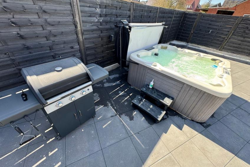 mit privat Hottub und Klima. - foto 4