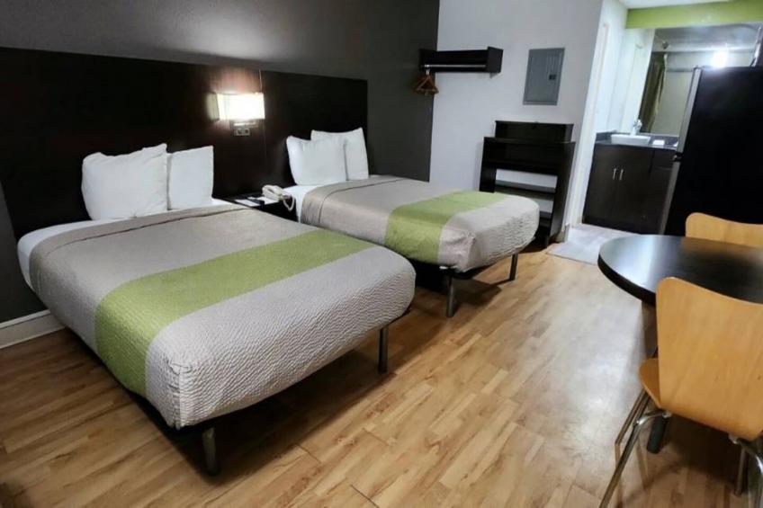 2 Full Beds  Non-Smoking Kitchen - foto 22