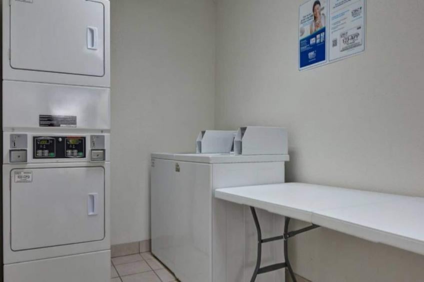 2 Queen Beds  ADA/Tub - foto 43