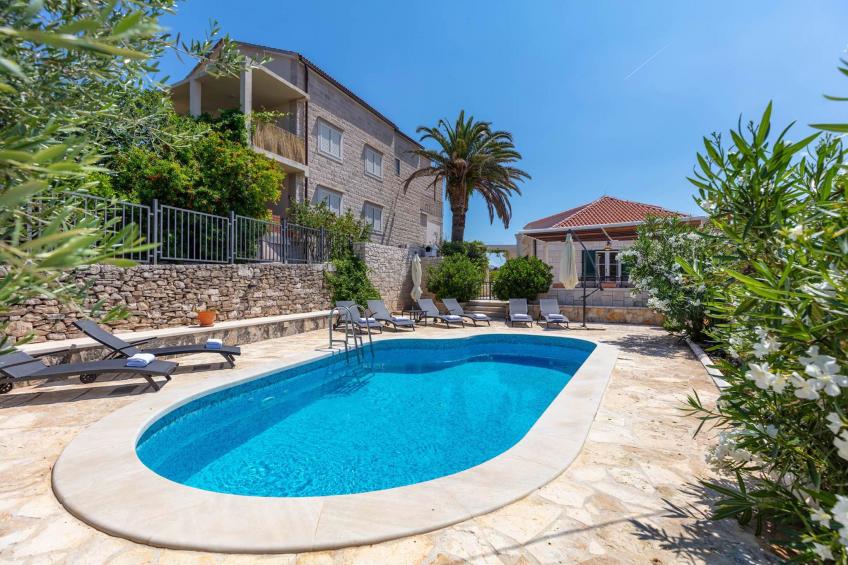 Villa First rich to the sea and pool - BF-FP9DF