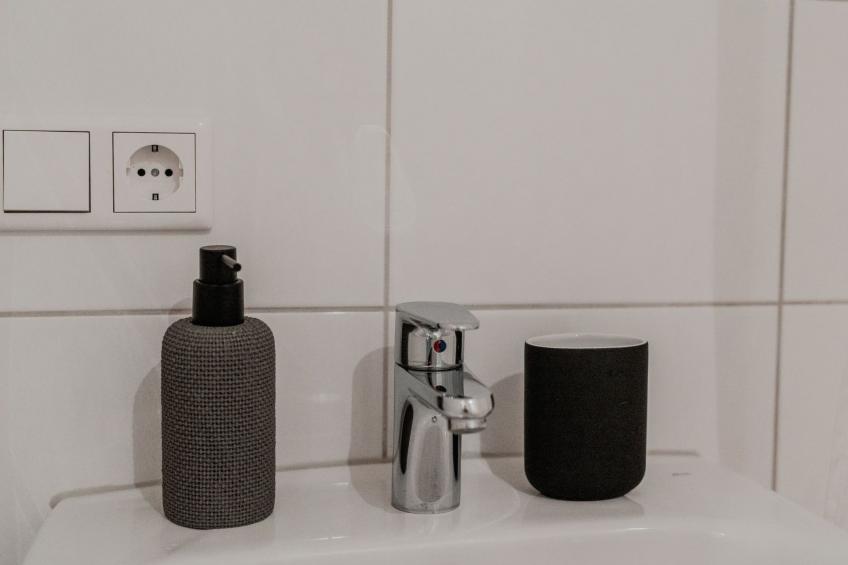 Apartment mit Küche, Arbeitsplatz und xxl Sofa - foto 17