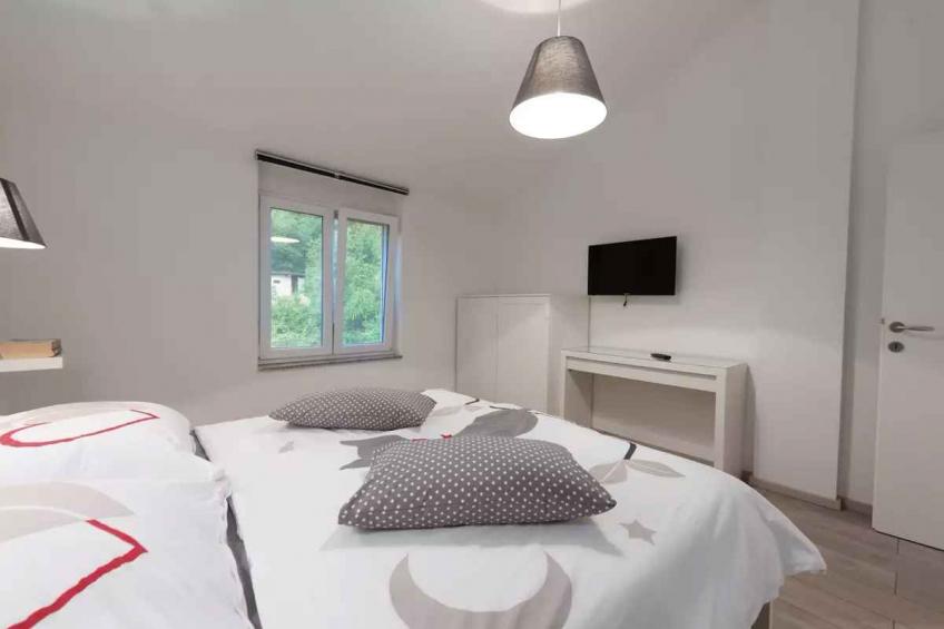 Ferienhaus mit Klimaanlage, Außenpool und eigene überdachte Terrasse - BF-5B2FV - foto 46